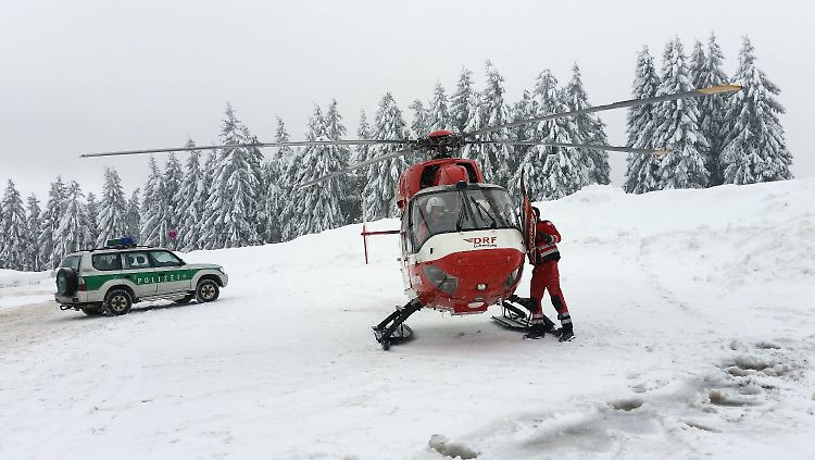 Retter am Feldberg: Experten mahnen immer wieder, dass die Gefahr durch Lawinen unterschätzt werde.