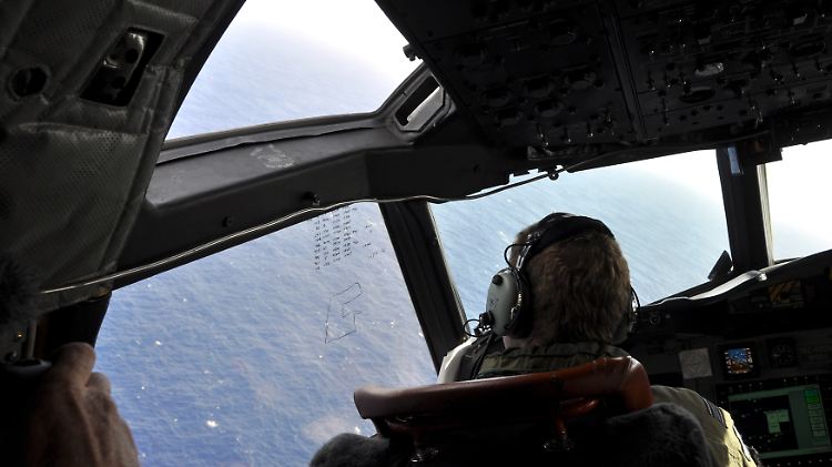 Lehren aus dem Fall MH370: Wochenlang suchten Helfer in den falschen Seeregionen. Ab 2021 soll der Einbau von zusätzlichen Flugdatenschreibern verpflichtend sein.