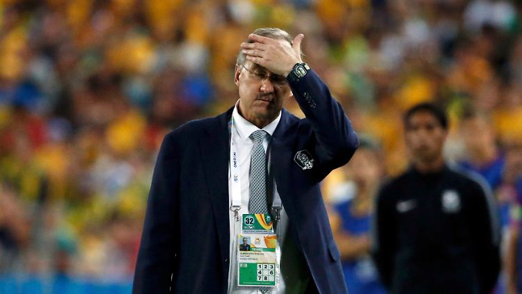 Geschlagen: Uli Stielike verlor mit Südkorea auf dramatische Weise das Endspiel beim Asien-Cup gegen Australien.