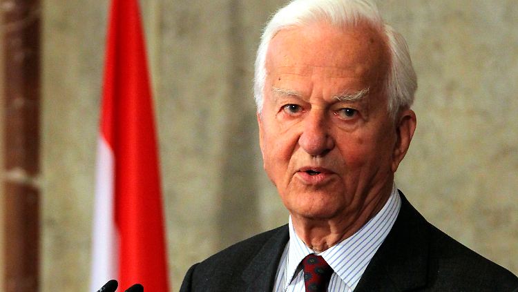Von Weizsäcker vor knapp fünf Jahren bei einem Empfang im Berliner Roten Rathaus.