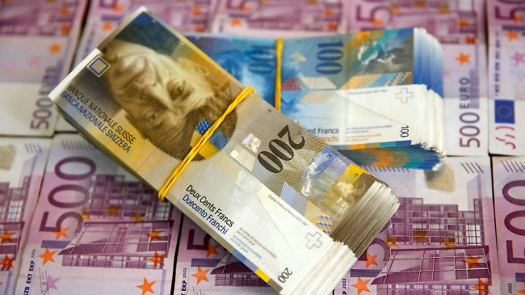 Böse Überraschung: Für den Euro gilt kein Mindestkurs mehr gegenüber dem Schweizer Franken
