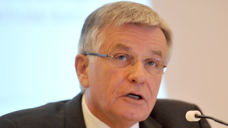 Voith-Vorstandschef Hubert Lienhard spricht von "schmerzhaften, aber notwendigen" Maßnahmen.