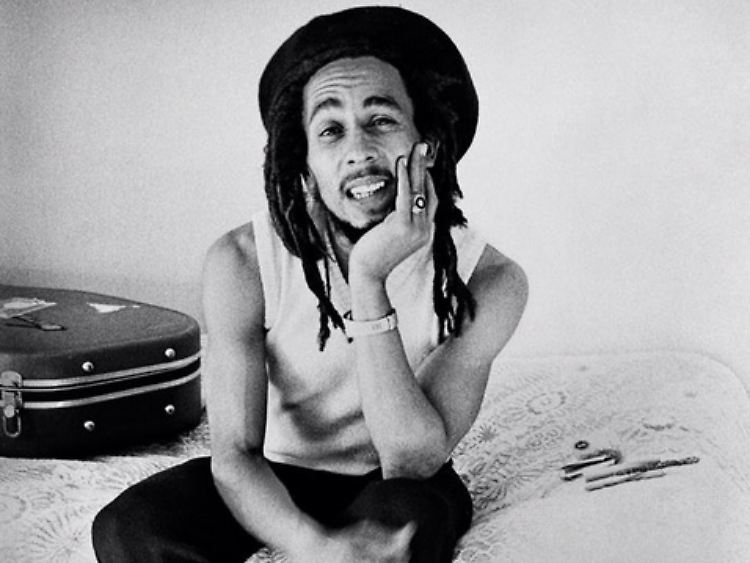 Für den US-Markt mischte Marleys Label E-Gitarre und Keyboard zu seinem Sound.