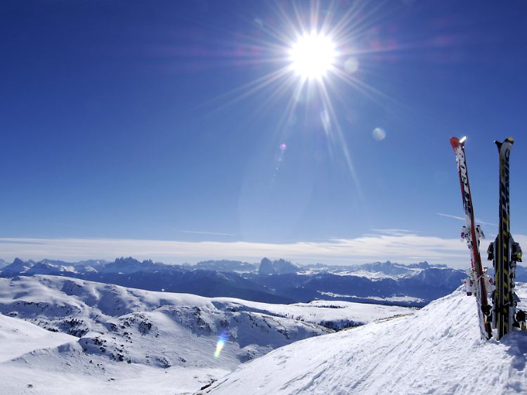 Reise ja, Ausrüstung nein - urteilt das Berliner Sozialgericht.