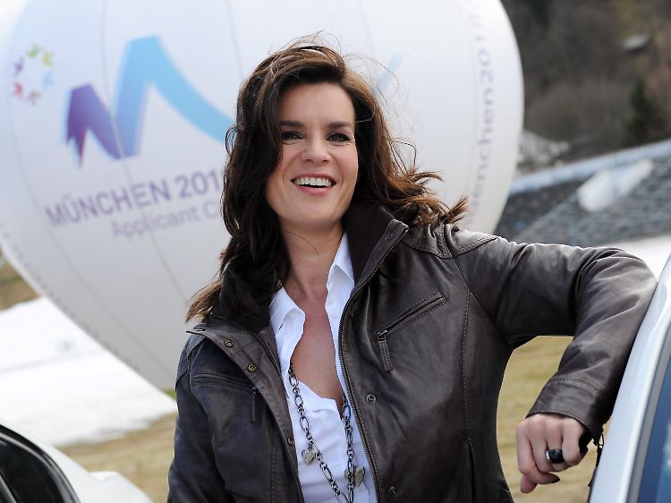 Katarina Witt bläst der Gegenwind hart ins Gesicht.