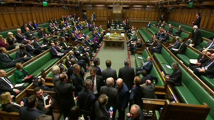 382 der Abgeordneten stimmten für den Beschluss, 128 votierten dagegen.