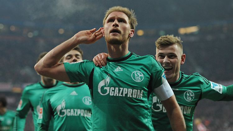 Weltmeister Benedikt Höwedes erzielte den Ausgleich für Schalke in München.