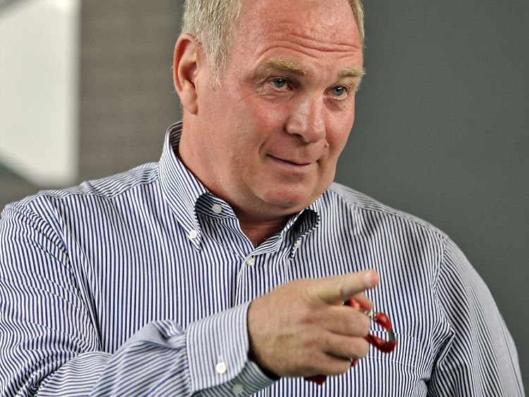 Bringt sich Hoeneß etwa selbst ins Gespräch? Die Unterstützung von Christian Neureuther hätte er sicher.