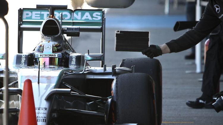 Lewis Hamilton ist mit der Mercedes-Leistung während der Testfahrten mehr als zufrieden.