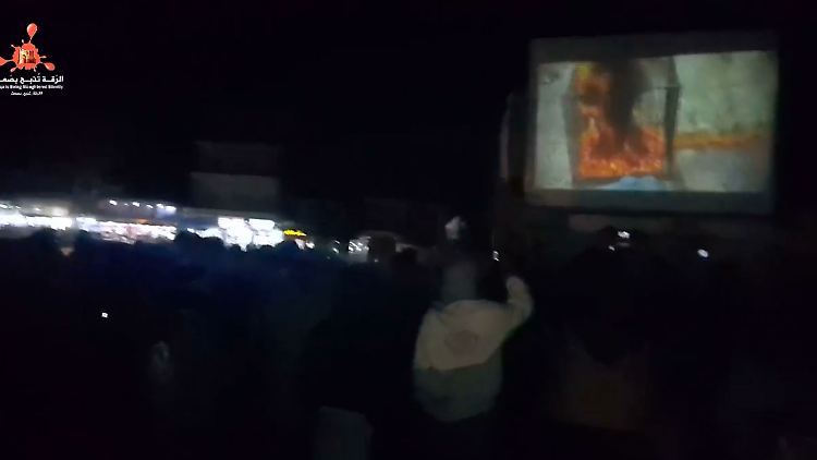 Die Zuschauer ergötzen sich an dem IS-Video, in dem sich der jordanische Pilot im Todeskampf mit den Flammen windet.