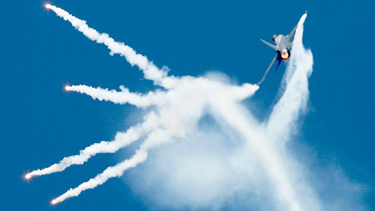 F16-Kampfjets, wie sie auch die jordanische Luftwaffe einsetzt, sind ein effektives Kriegsgerät - klar definierte Ziele am Boden vorausgesetzt.