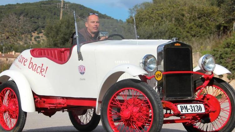 Diesen mehr als 90 Jahre alten Loryc hat Charly Bosch mit einem Elektroantrieb ausgestattet und nimmt den Oldie als Vorbild für ein neues Modell. Foto: Thomas Geiger