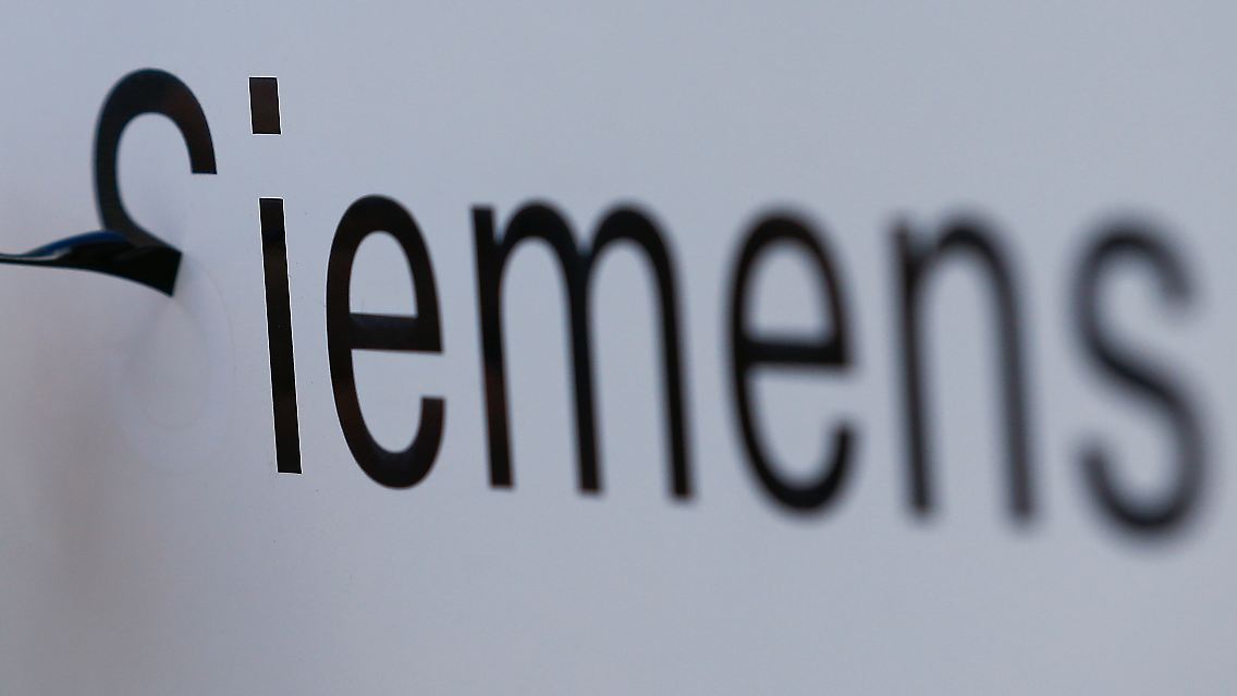 2015-02-06T111317Z_930097760_GM1EB261H8J01_RTRMADP_3_SIEMENS-REDUNDANCIES.JPG8375617260924269797.jpg