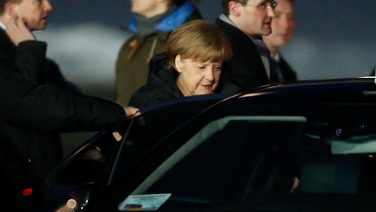 2015-02-06T153108Z_1982715616_GM1EB261T9C01_RTRMADP_3_RUSSIA-CRISIS-MERKEL-UKRAINE.JPG803189829066199877.jpg