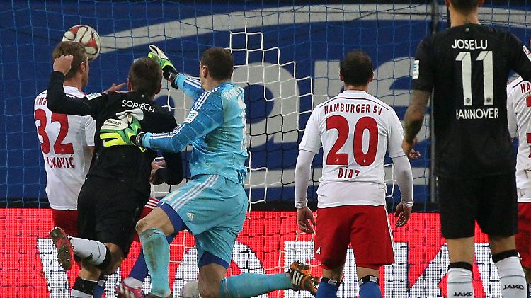 Es war wild in Hamburg, es war turbulent, und am Ende gewann im Bundesligaspiel zwischen dem Hamburger SV und Hannover 96 der Gastgeber.