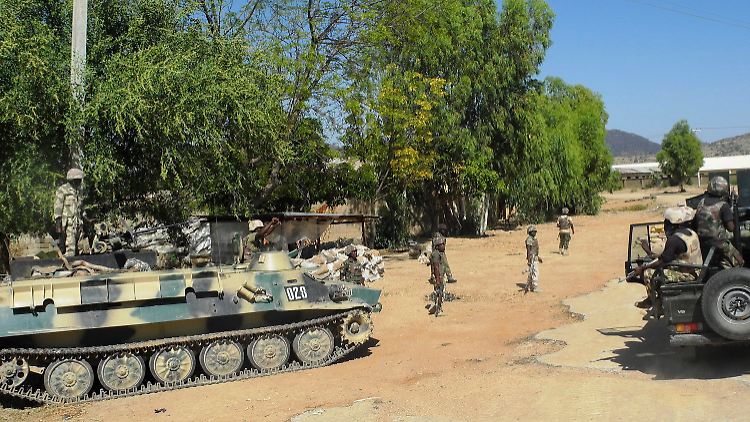 Die nigerianische Armee ist alleine mit dem Kampf gegen Boko Haram überfordert.