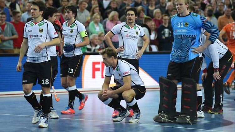 Enttäuschung nach dem Aus: Die Hockey-Herren spielen nun um Platz drei.
