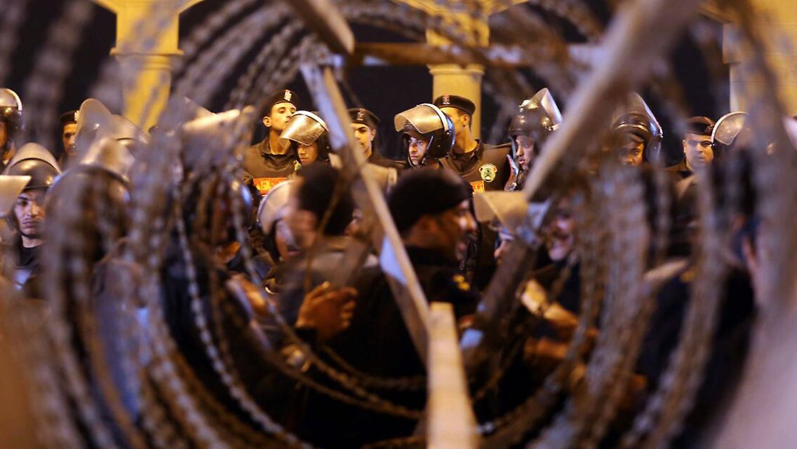 2015-02-08T212121Z_1810386630_GM1EB290EI101_RTRMADP_3_EGYPT-RIOTS-SOCCER.JPG4125058802147088453.jpg