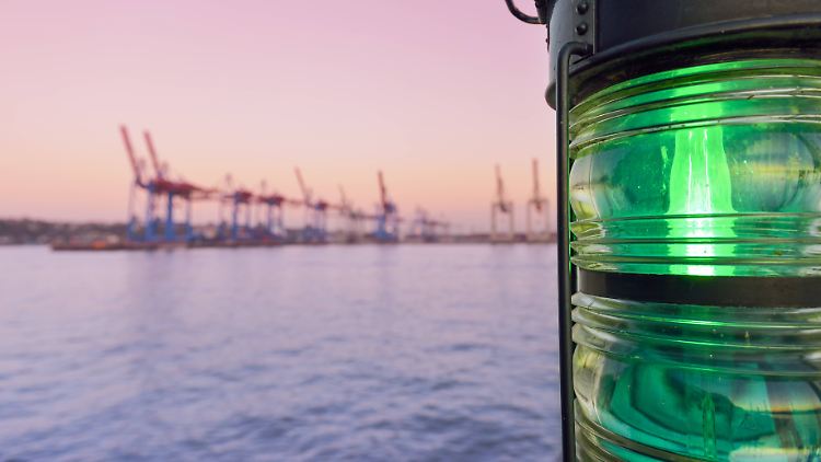 Die Stadt Hamburg will die Elbvertiefung, um den Hafen zukunftsfähig zu machen.