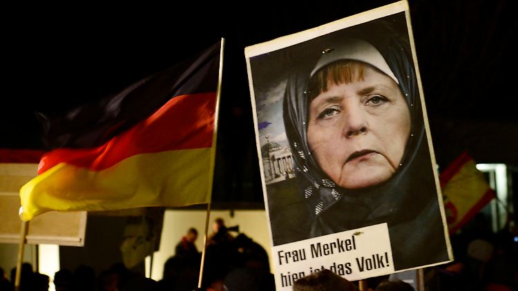 Hier kommt Elitenhass und -Islamophobie zusammen: Kanzlerin Angela Merkel als Muslima.
