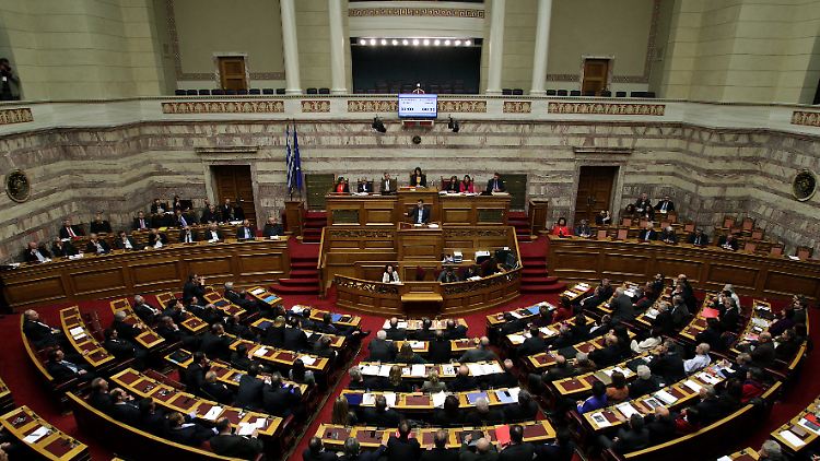 Diese Halle hat schon einiges gehört: Alexis Tsipras hält vor dem Votum eine Rede.