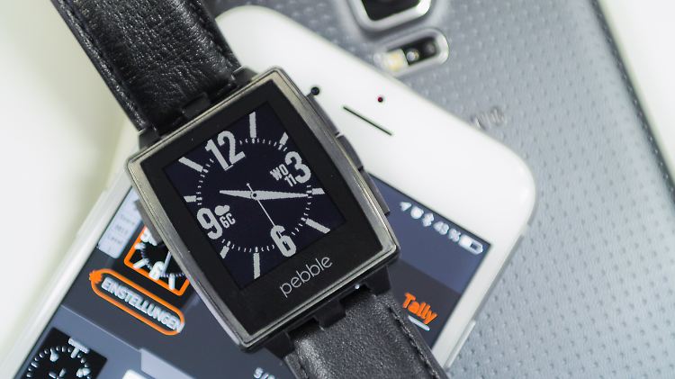 Die Pebble Steel ist mit iOS und Android kompatibel. 
