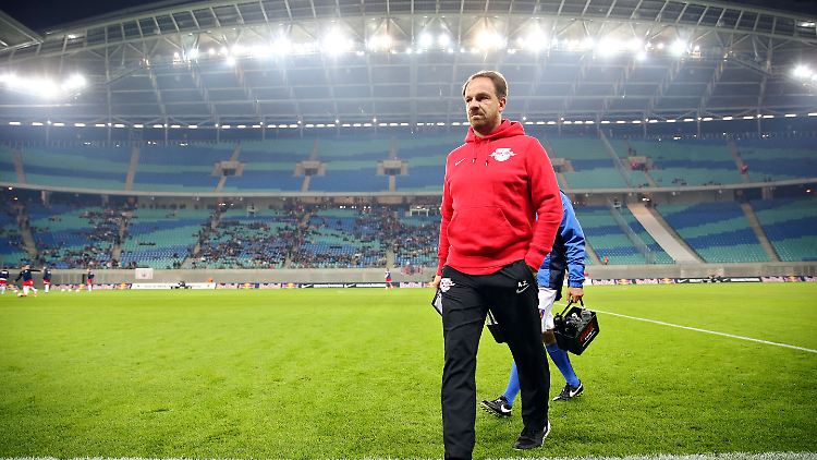 Einst gefeierter Held in Leipzig, nun verantwortlich für die sportliche Krise: Alexander Zorniger ist nicht mehr Trainer von RB Leipzig.