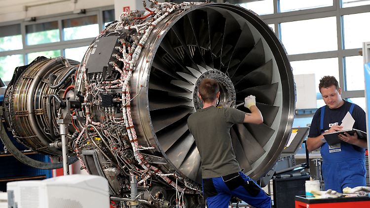 Viele Unternehmen wie der Triebwerkehersteller MTU haben ihre Prognosen für das laufende Geschäftsjahr erhöht.
