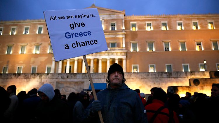Demonstrant vor dem griechischen Parlament in Athen.