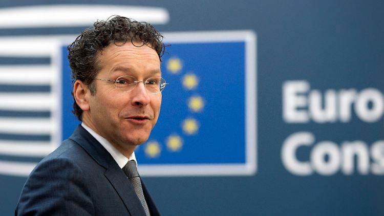 Jeroen Dijsselbloem nutzt das schnelle Medium Twitter, um über die Verhandlungen auf dem Laufenden zu halten.