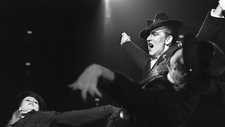 Im Rückblick wegweisend für ein ganzes Jahrzehnt: Steve Strange, hier bei einem Auftritt der Band "Visage" in der Dortmunder Westfalenhalle am 10. Oktober 1981.