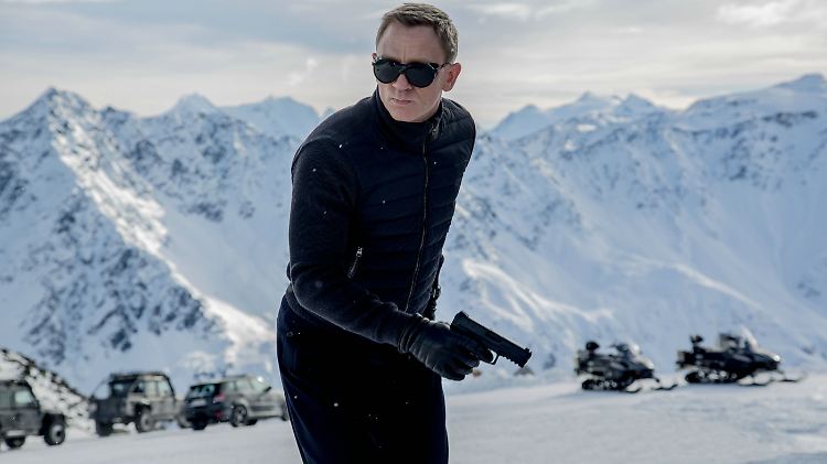 Bond mit Knarre im Schnee - der berühmteste Agent Ihrer Majestät dreht derzeit in Österreich.