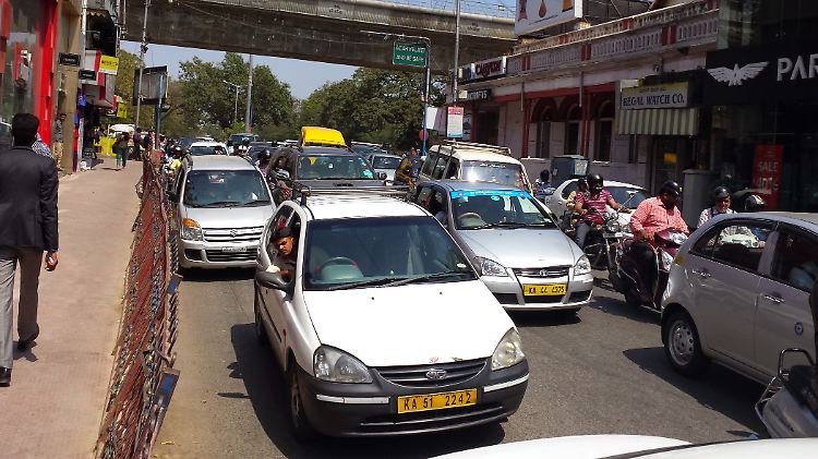 In der Rush-Hour ist jeder Fußgänger in Indiens Metropolen schneller als ein Auto.