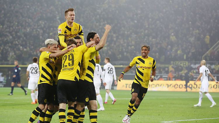 Man sieht es förmlich: Dem BVB fällt ein Stein vom Herzen.