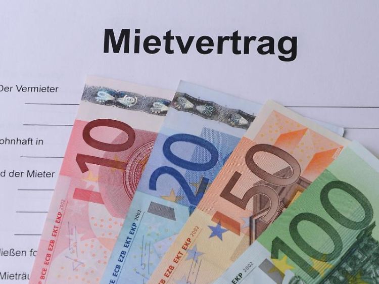 Das Geld sollte lieber pünktlich fließen. Denn Vermieter dürfen bei Mietrückständen fristlos kündigen.