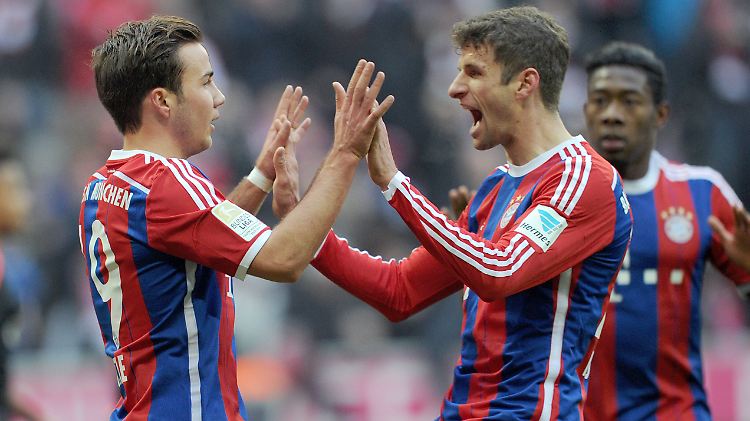 "Das geht einem zu schnell zwischen Gurkenspieler und Weltklassespieler." Sagt Thomas Müller, hier mit dem Kollegen Mario Götze.