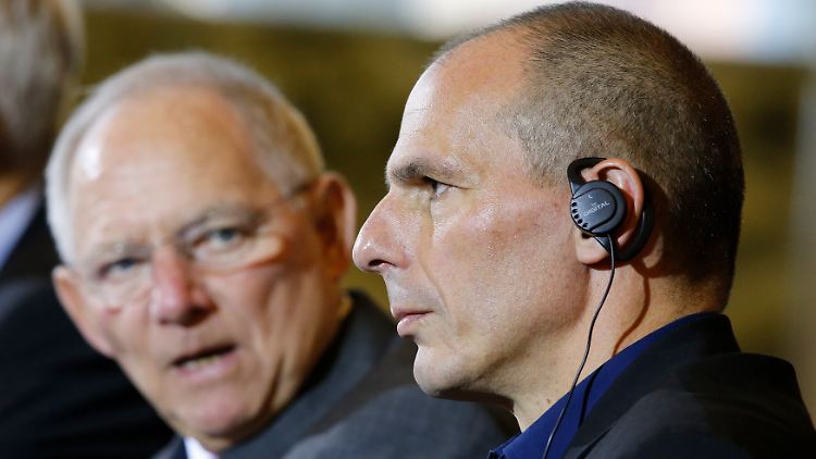 Bundesfinanzminister Wolfgang Schäuble mit seinem griechischen Kollegen Yanis Varoufakis.