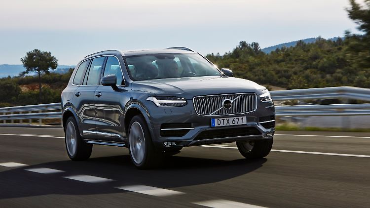 Thors Hammer zeichnet das Tagfahrlicht des Volvo XC90.