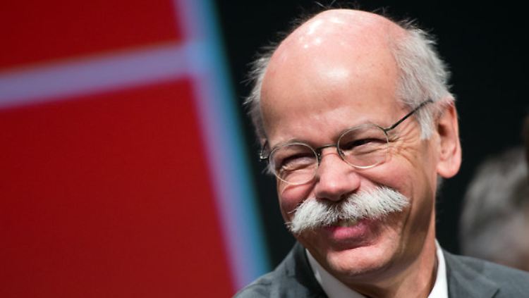 Ein 8,36-Millionen-Euro-Lächeln: Daimler-Chef Dieter Zetsche düfte den Erfolg auch im Portemonnaie fühlen.