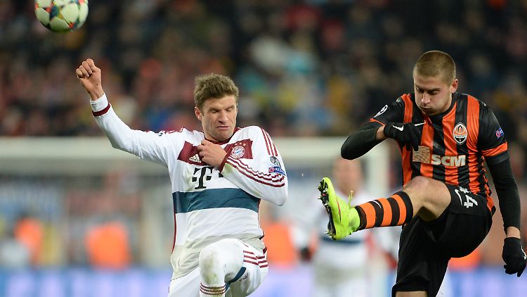 Thomas Müller rieb sich gegen die Donezk-Abwehr bislang vergeblich auf.
