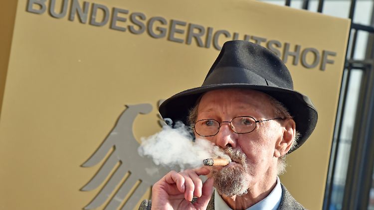Eine Zigarre auf den Teilsieg: Adolfs muss zumindest in nächster Zeit keine Kisten packen.
