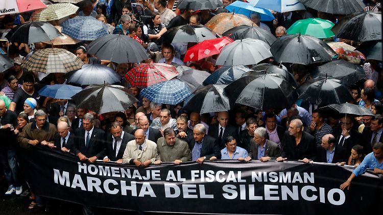 Bevor er seine Beweise vorlegen konnte, starb der Staatsanwalt Alberto Nisman.