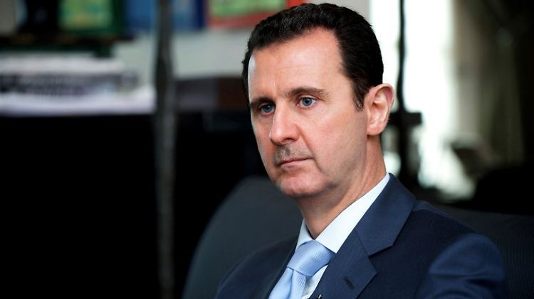 "Wir warten darauf, dass das Regime wie ein Kartenhaus einstürzt", sagt ein EU-Botschafter über Assad.