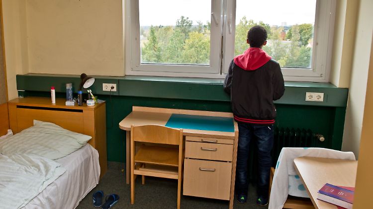 Familienministerin Schwesig will den Aufenthaltsstatus für minderjährige Flüchtlinge zumindest bis zum Ende ihrer Ausbildung sichern. 