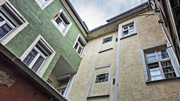 Wenn sich die Nachbarn anonym beschweren möchten, muss der Vermieter keine Namen nennen.
