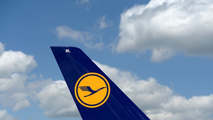 Seit der ersten Meldung über das Germanwings-Unglück hat die Lufthansa-Aktie mehr als sechs Prozent an Wert verloren.