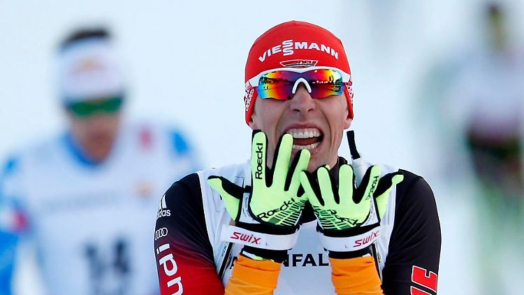 Ungläubige Freude bei Johannes Rydzek: Der 23-Jährige sprintete in einem packenden Finish zu WM-Gold in der Nordischen Kombination.