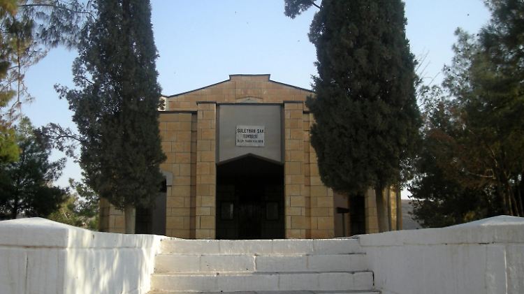 Das Mausoleum von Suleiman Schah: Bislang hatte der IS das Grabmal zwar belagert, aber nicht angegriffen.