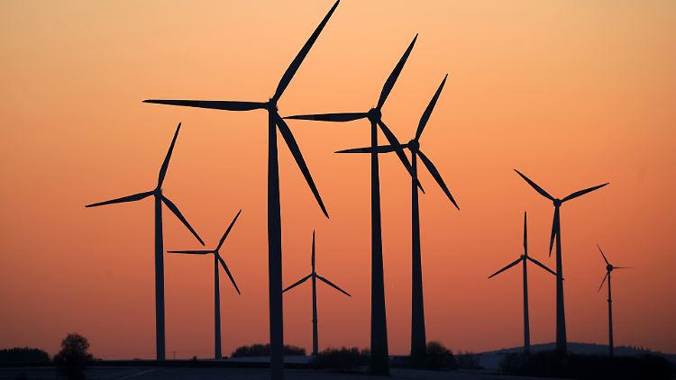 Um die Flugsicherung zu gewährleisten, können die Windräder in Flughafennähe zeitweilig abgeschaltet werden.