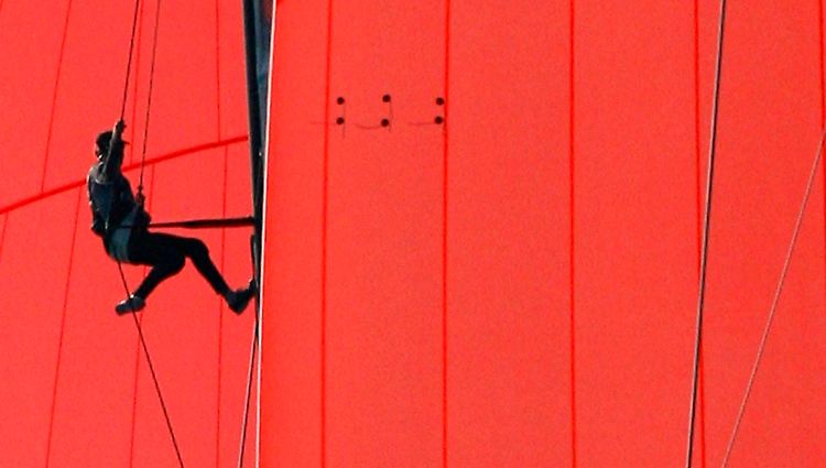 Rauf oder runter? Die CSU hängt in den Seilen.